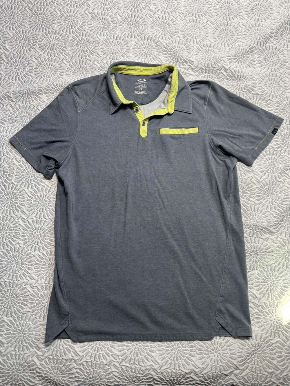 Oakley Large Tailored Fit Hydrolix Short Sleeve Polo Shirt Gray Yellow